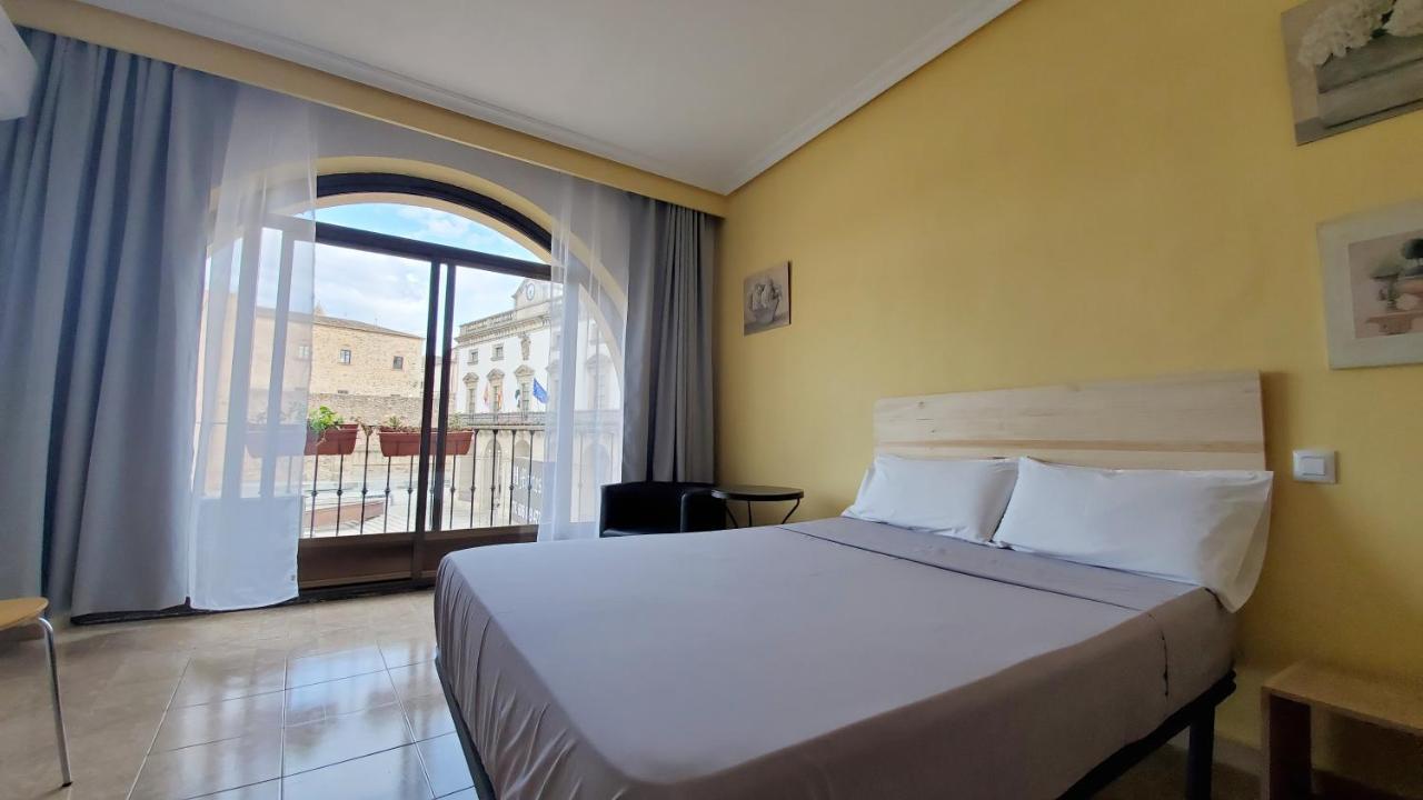 Hostal Martes Cáceres Plaza Mayor - Tercer piso SIN ascensor Exterior foto