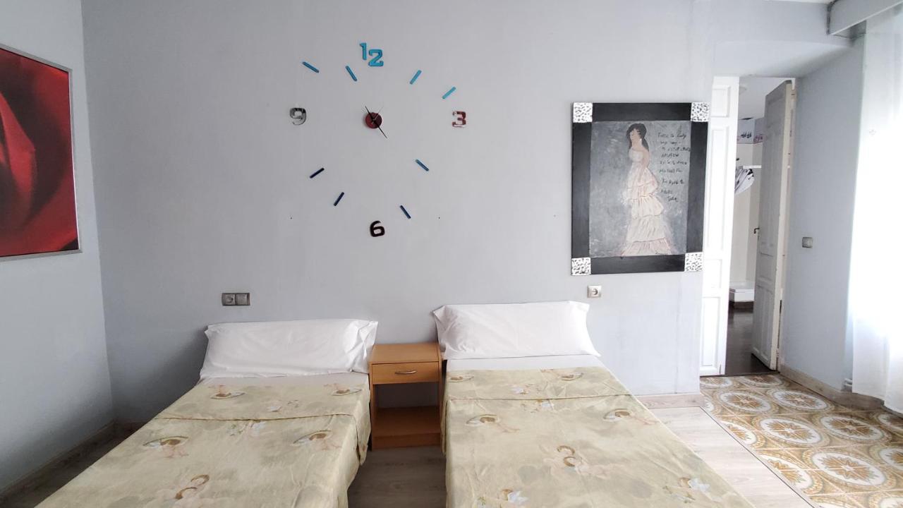 Hostal Martes Cáceres Plaza Mayor - Tercer piso SIN ascensor Exterior foto