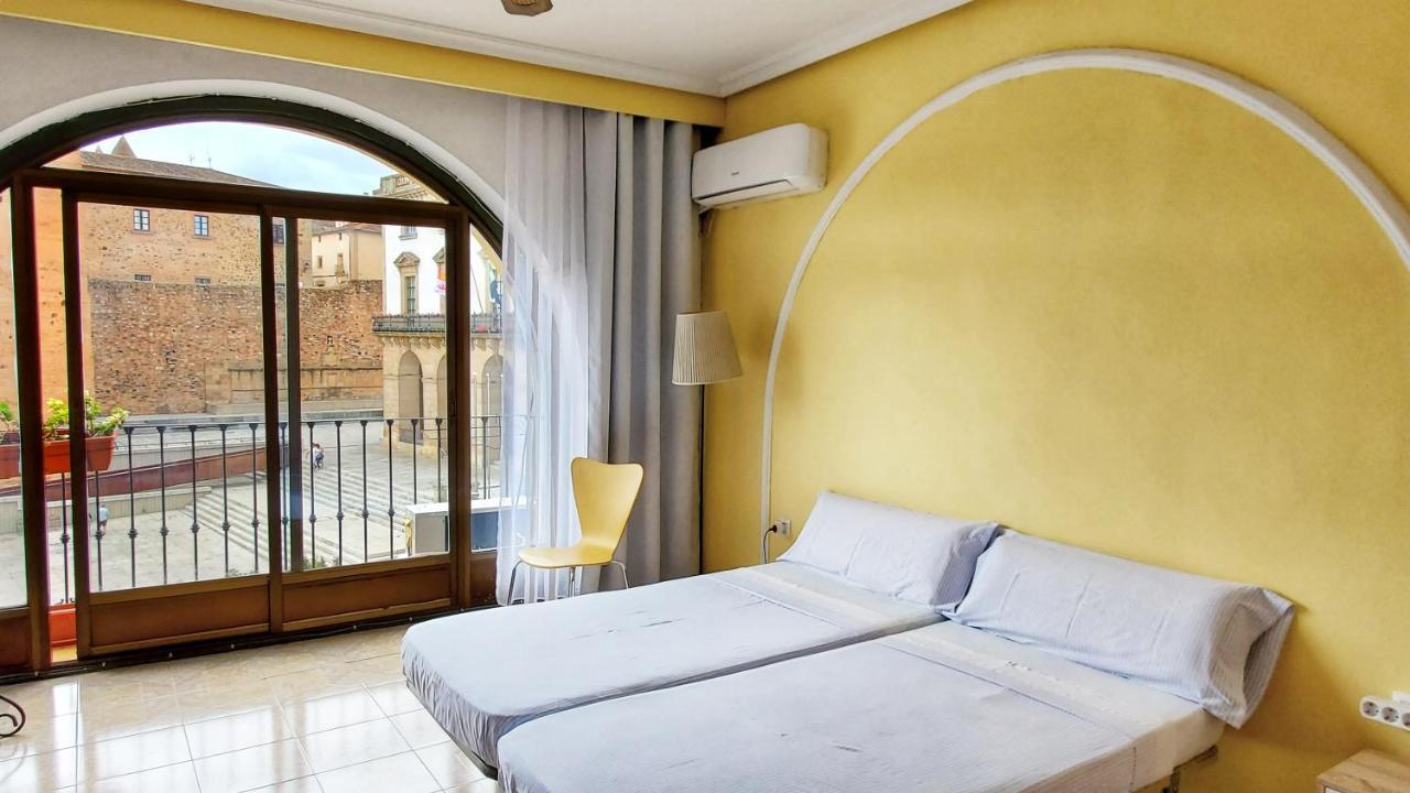 Hostal Martes Cáceres Plaza Mayor - Tercer piso SIN ascensor Exterior foto