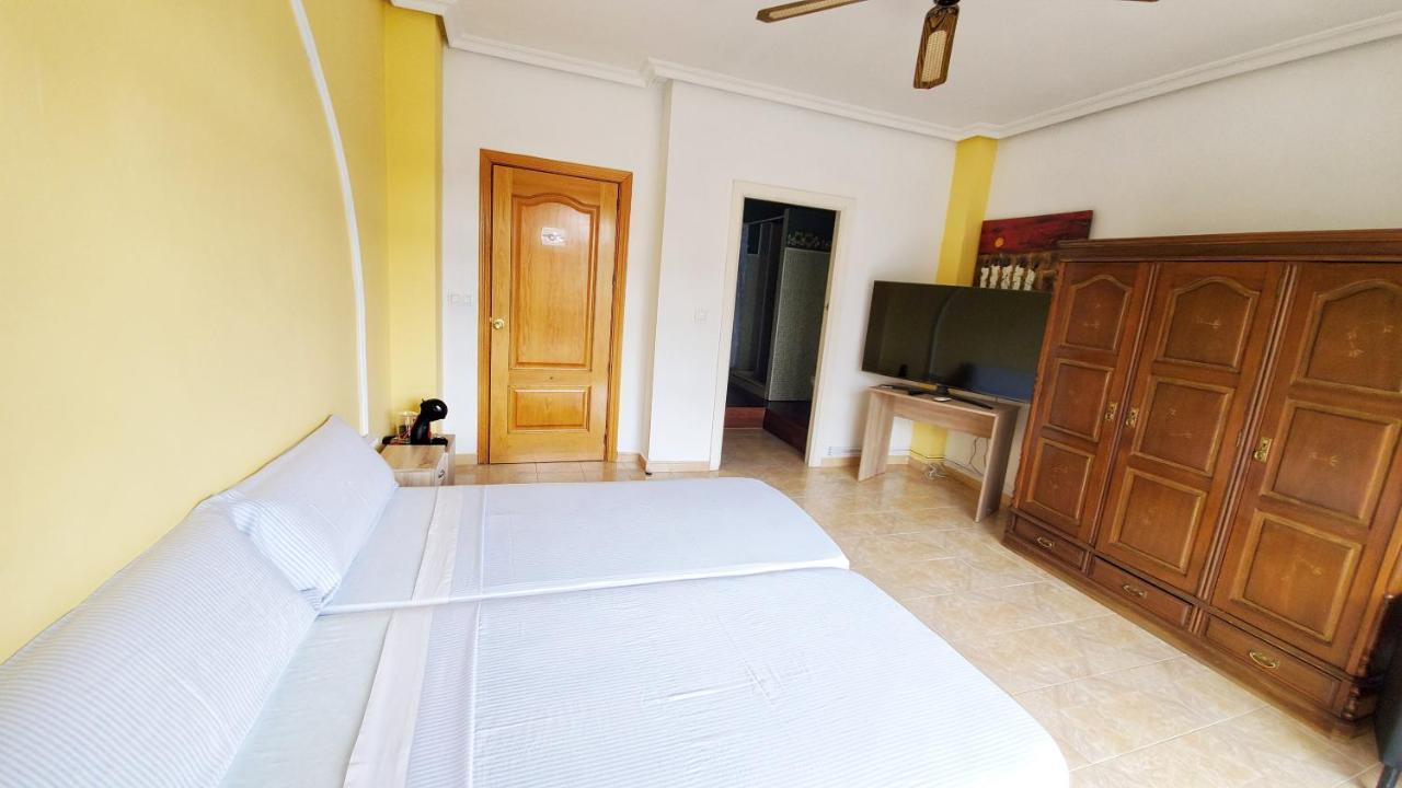 Hostal Martes Cáceres Plaza Mayor - Tercer piso SIN ascensor Exterior foto